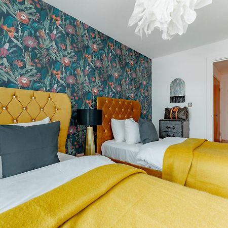 Best Thames View In Town! Large Luxxe Nomad Design Family Home لندن المظهر الخارجي الصورة
