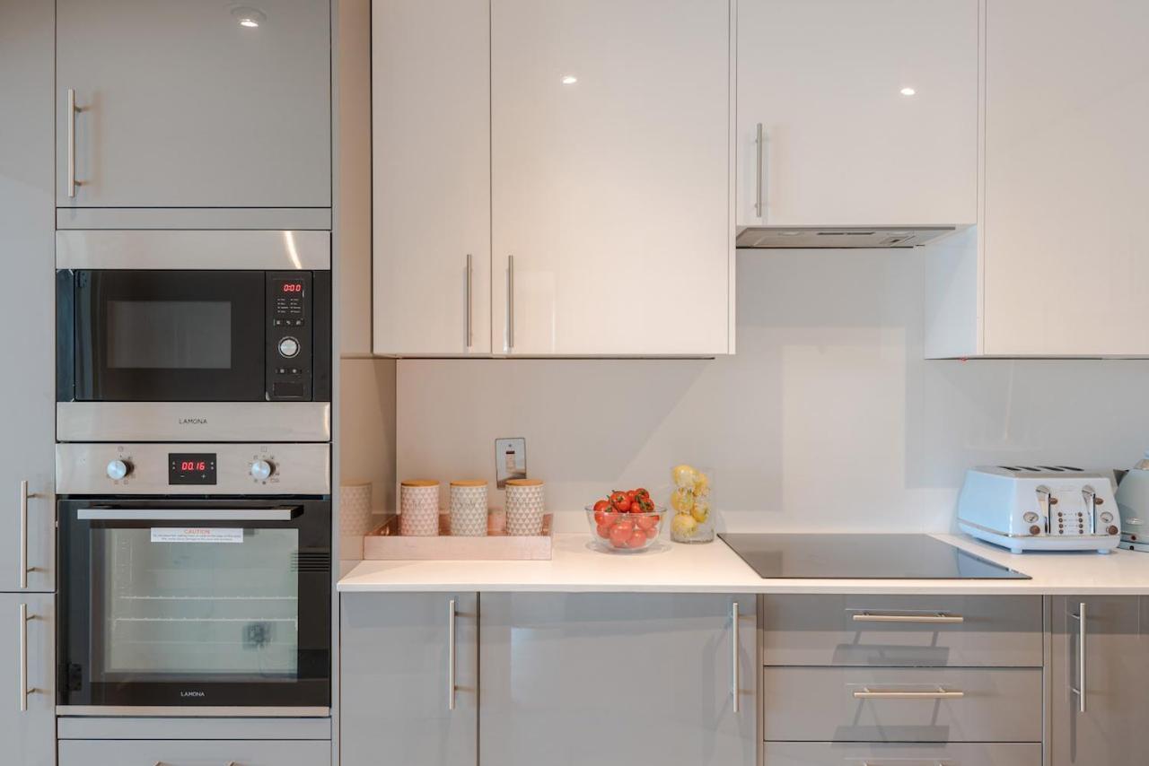 Best Thames View In Town! Large Luxxe Nomad Design Family Home لندن المظهر الخارجي الصورة
