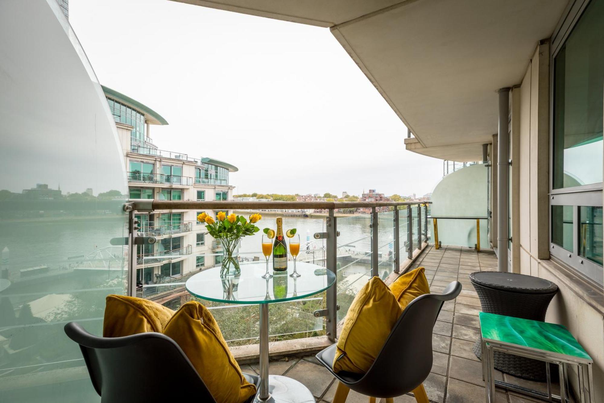 Best Thames View In Town! Large Luxxe Nomad Design Family Home لندن المظهر الخارجي الصورة